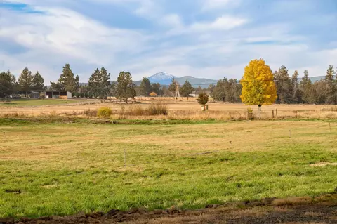 63680 Gentry Loop, Bend, OR 97701 photo 5