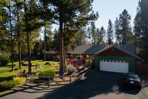 17221 Avocet Dr, Bend, OR 97707 photo 2