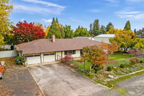1246 Harding Ct, Medford, OR 97501