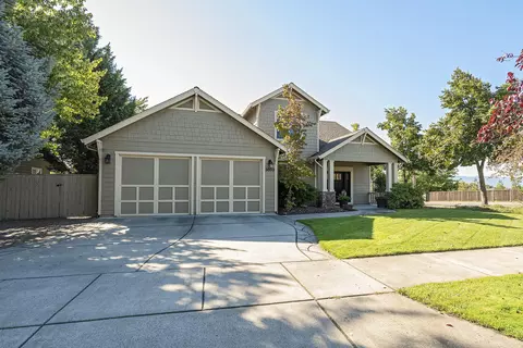 3600 Calle Vista Dr, Medford, OR 97504