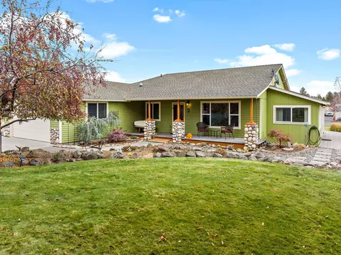 61350 Larsen Rd, Bend, OR 97702