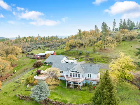 7938 Butte Falls Hwy, Eagle Point, OR 97524