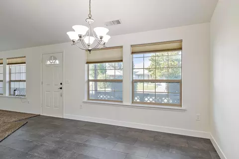 606 Karic Way, Eagle Point, OR 97524 photo 3
