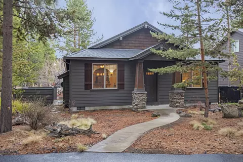 51879 Hollinshead Pl, La Pine, OR 97739