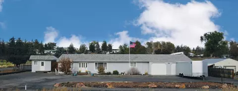 1048 SW Colfax Ln, Madras, OR 97741