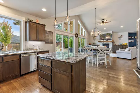 983 Pumpkin Ridge Dr, Eagle Point, OR 97524 photo 10