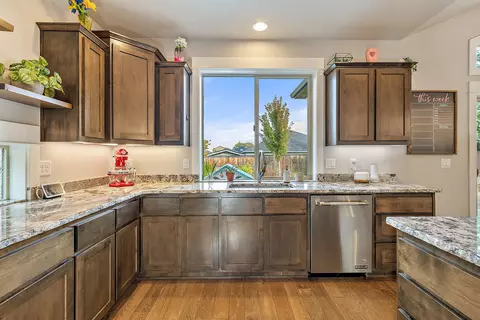 983 Pumpkin Ridge Dr, Eagle Point, OR 97524 photo 13