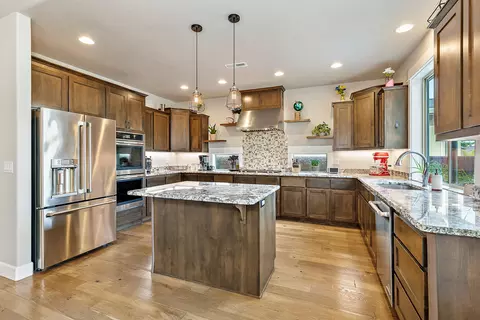 983 Pumpkin Ridge Dr, Eagle Point, OR 97524 photo 12