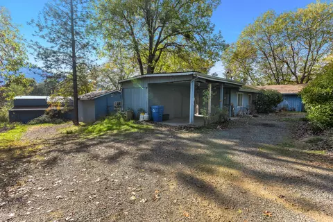 2407 Stringer Gap Rd, Grants Pass, OR 97527