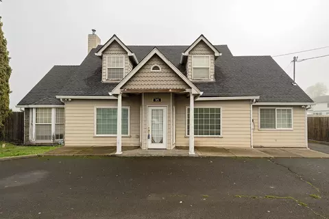 315 Lozier Ln, Medford, OR 97501