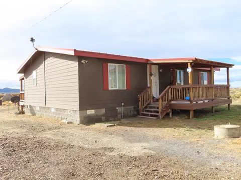87908 Cedar St, Christmas Valley, OR 97641