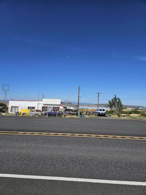 4293 SW Bear Dr, Madras, OR 97741