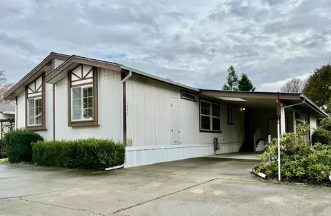 1553 Willow Ln, Grants Pass, OR 97527