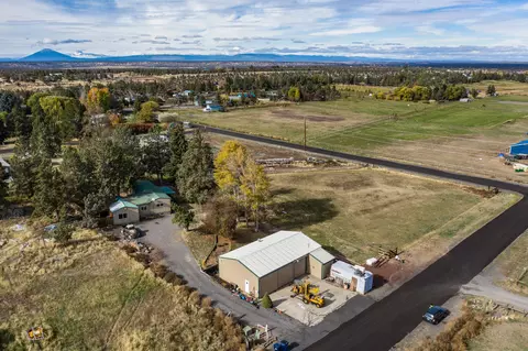 2325 NW 36th St, Redmond, OR 97756