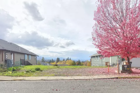 1184 NE Bonny Doon Ln, Grants Pass, OR 97526