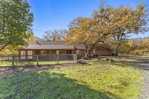 7730 S Fork Little Butte Cr Rd, Eagle Point, OR 97524