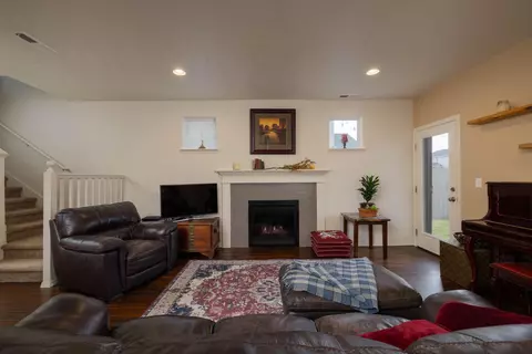 21273 Darnel Ave, Bend, OR 97702 photo 8