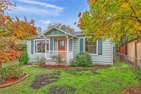 2024 E Mcandrews Rd, Medford, OR 97504
