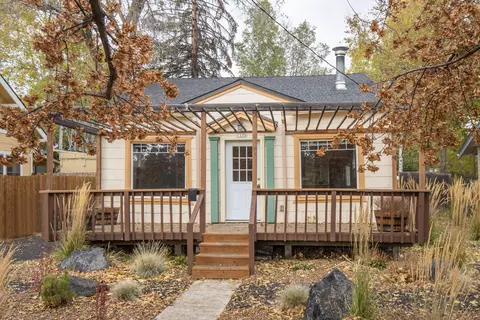 1335 NW Harmon Blvd, Bend, OR 97703