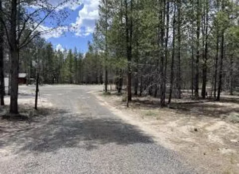 52525 Day Rd, La Pine, OR 97739