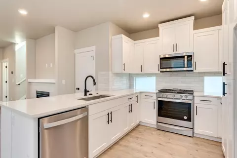 3804 Cole Rd, Bend, OR 97701 photo 4