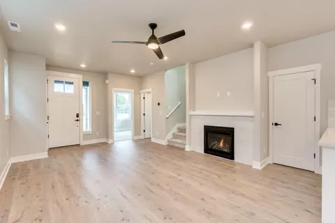 3804 Cole Rd, Bend, OR 97701 photo 2