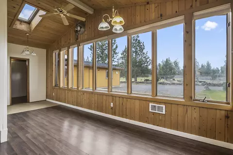 64850 Glacier View Dr, Bend, OR 97703 photo 6