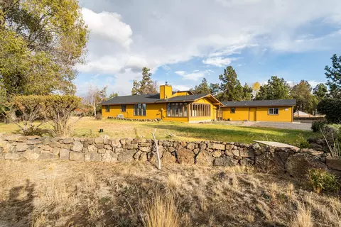 64850 Glacier View Dr, Bend, OR 97703