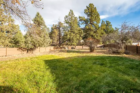 64850 Glacier View Dr, Bend, OR 97703 photo 32