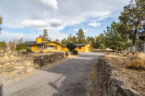 64850 Glacier View Dr, Bend, OR 97703 photo 3