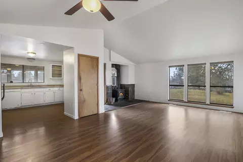 64850 Glacier View Dr, Bend, OR 97703 photo 10