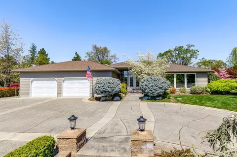 2949 Fairview Dr, Medford, OR 97504