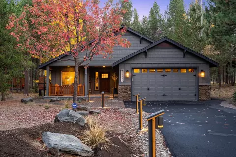 55591 Wagon Master Way, Bend, OR 97707 photo 2