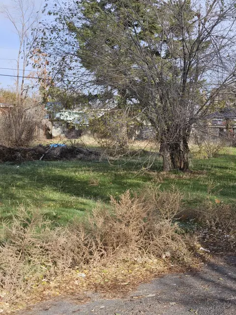 adams avenue avenue, Metolius, OR 97741