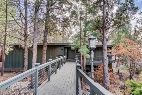 1914 NW West Hills Ave, Bend, OR 97703