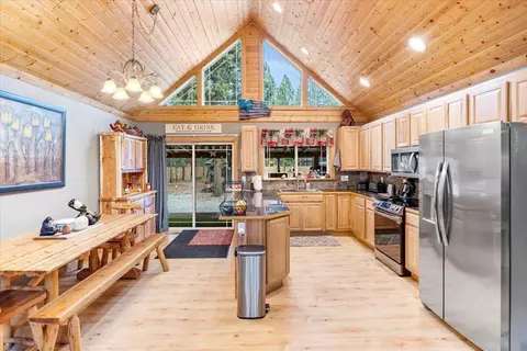 Kitchen - 1735 Rector Dr, La Pine, OR 97739 photo 2 of 3
