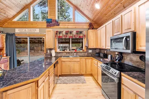 Kitchen - 1735 Rector Dr, La Pine, OR 97739 photo 1 of 3