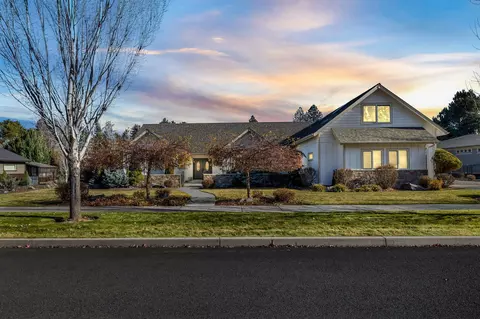 20976 SE Avery Ln, Bend, OR 97702