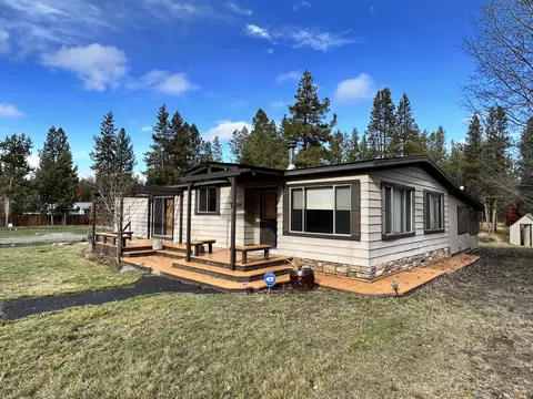 55532 Gross Dr, Bend, OR 97707