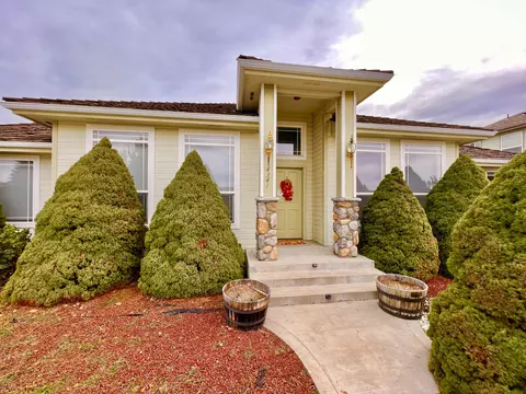 4341 Calimesa Way, Klamath Falls, OR 97603