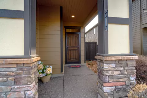 63110 Dakota Dr, Bend, OR 97701 photo 2
