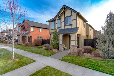 63110 Dakota Dr, Bend, OR 97701 photo 3