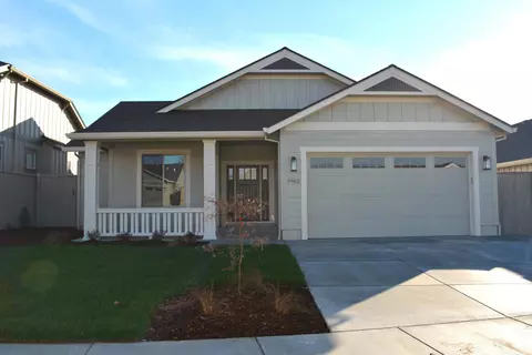 3962 Wyoming Ln, Medford, OR 97504