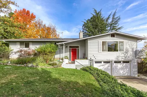 420 Gold Terrace Ter, Jacksonville, OR 97530