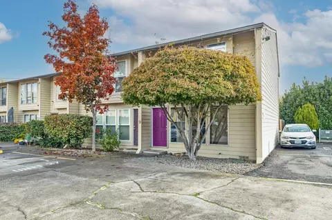 1800 Crater Lake Ave #33, Medford, OR 97504