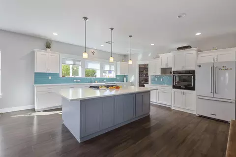 1011 NE Hefley St, Grants Pass, OR 97526