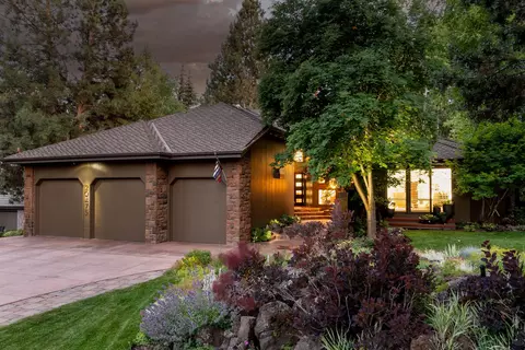 20475 Outback Ct, Bend, OR 97702