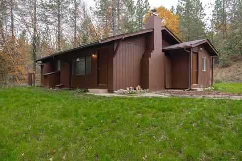 1993 Hugo Rd, Merlin, OR 97532