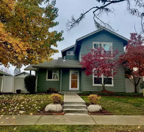 1134 Lincoln Rd, Grants Pass, OR 97526