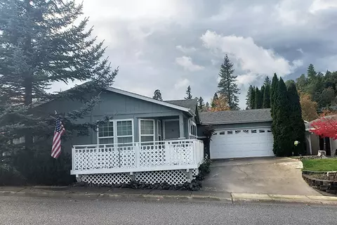125 Samantha Way, Canyonville, OR 97417